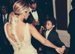 beyonce-mother-bday-party-fe-250x179