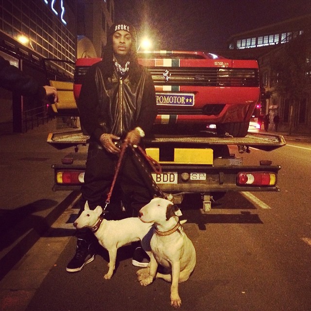 Waka Posted up like a bawseee