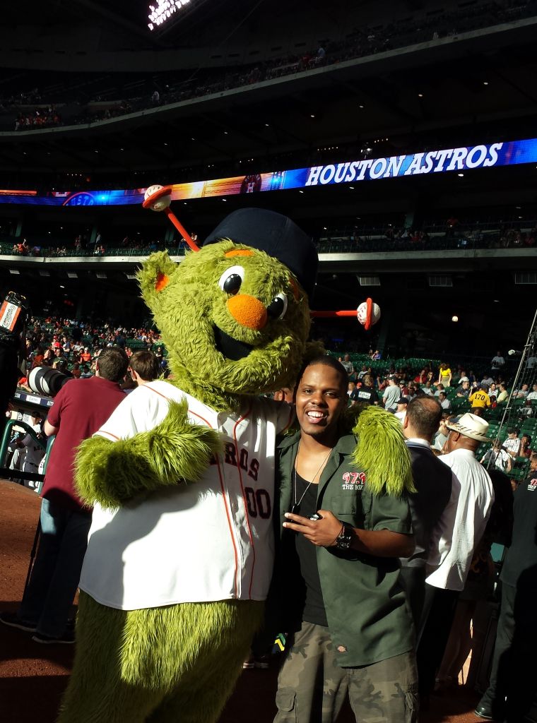 #HAW Drake Hosts The Astros Game