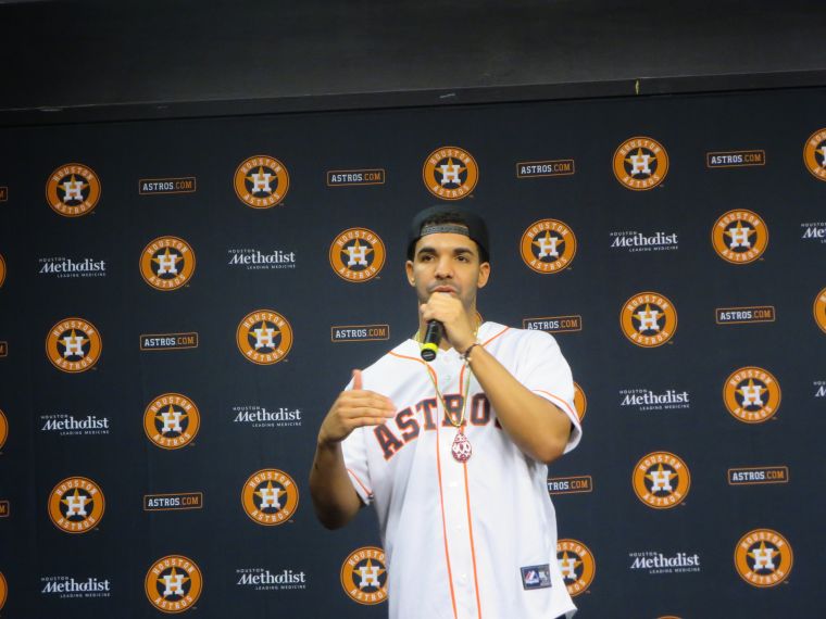 #HAW Drake Hosts The Astros Game