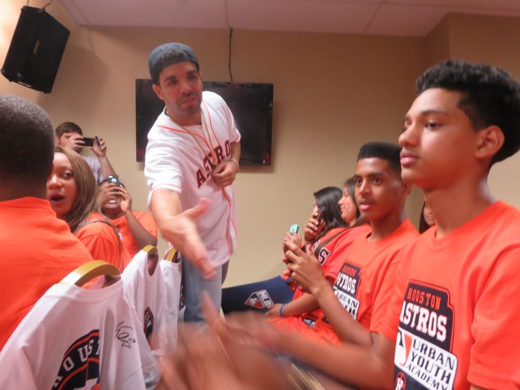 #HAW Drake Hosts The Astros Game