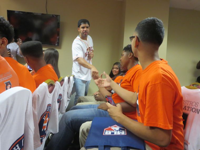 #HAW Drake Hosts The Astros Game
