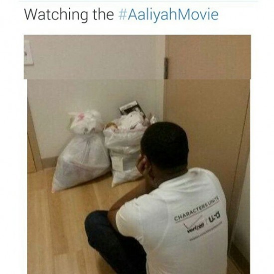 10785033_329744447209669_1404354165_n-550x550