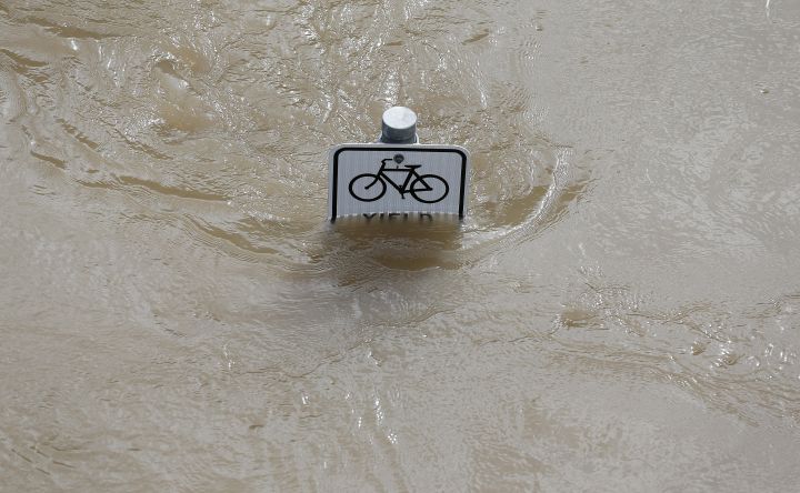 Deadly Flood Hits Houston [PHOTOS]