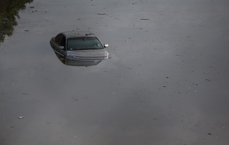 Deadly Flood Hits Houston [PHOTOS]