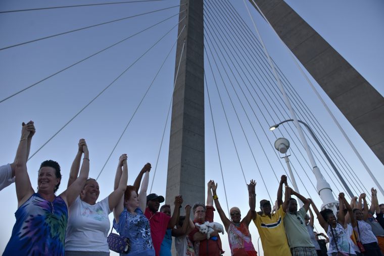 #CharlestonUnited: Thousands March And Join Hands In Memory Of The ‘Emanuel Nine’ [PHOTOS]