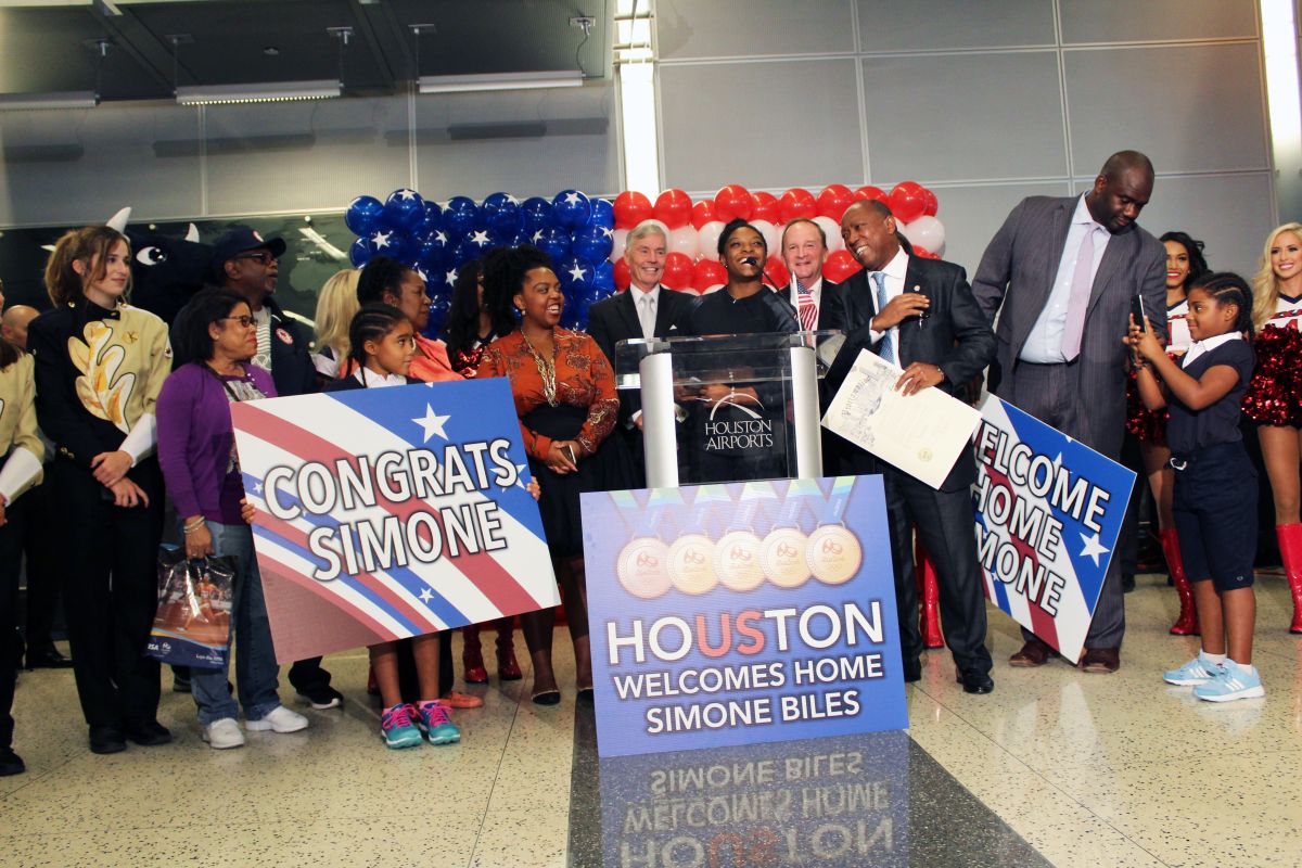 Simone Biles Arrives In Houston