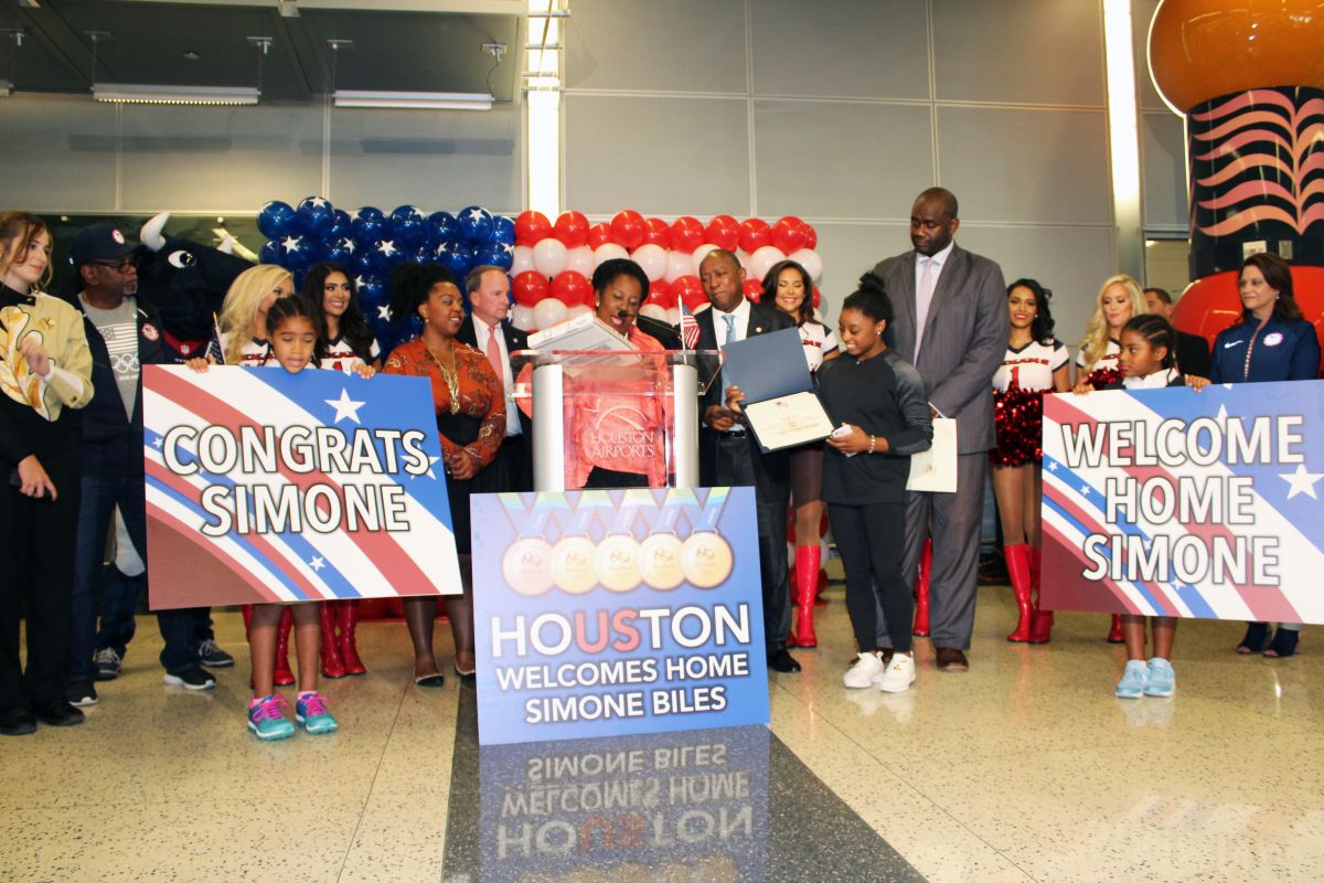 Simone Biles Arrives In Houston