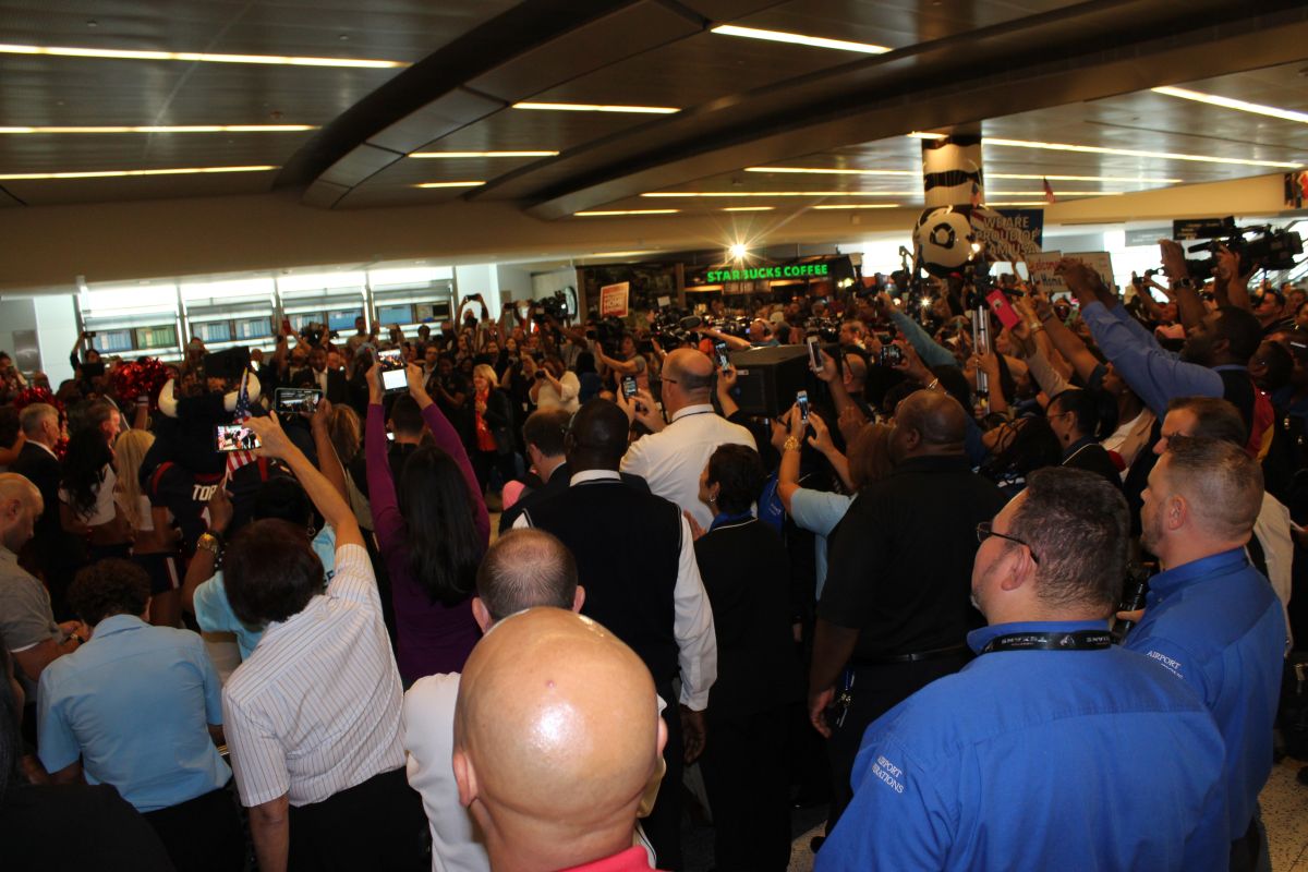 Simone Biles Arrives In Houston