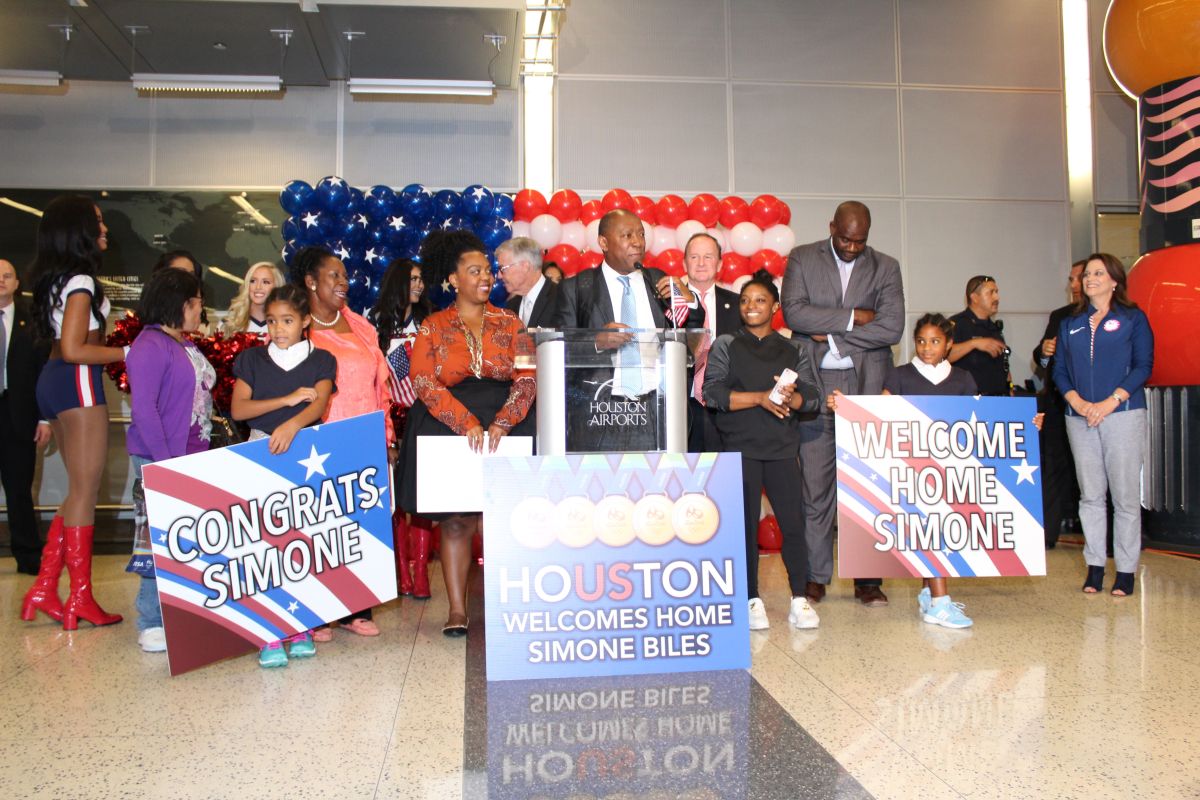 Simone Biles Arrives In Houston