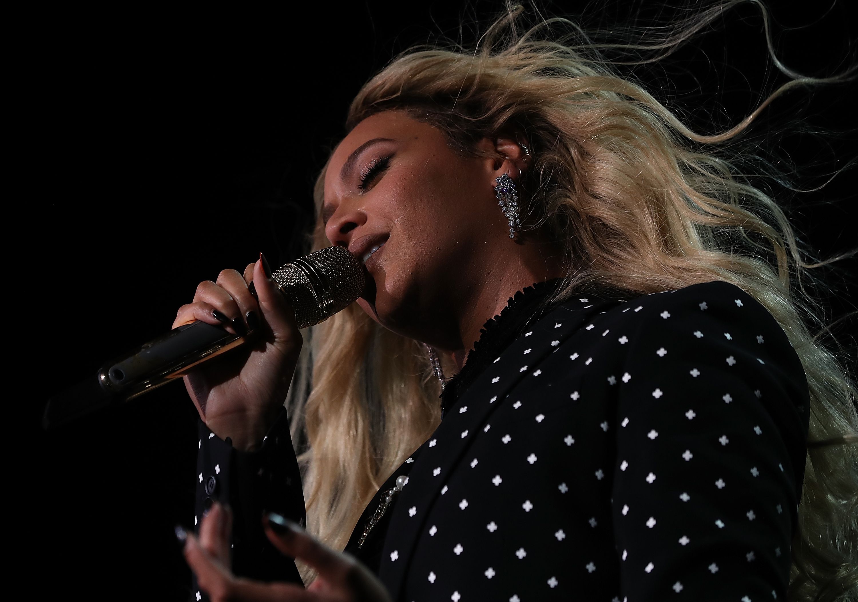 The Best Twitter Thread Ever: Pretending To Be Beyoncé's Assistant
