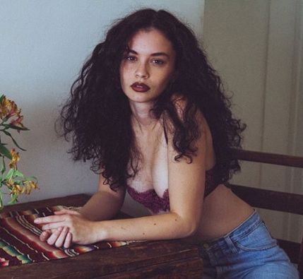 Sabrina Claudio (21)