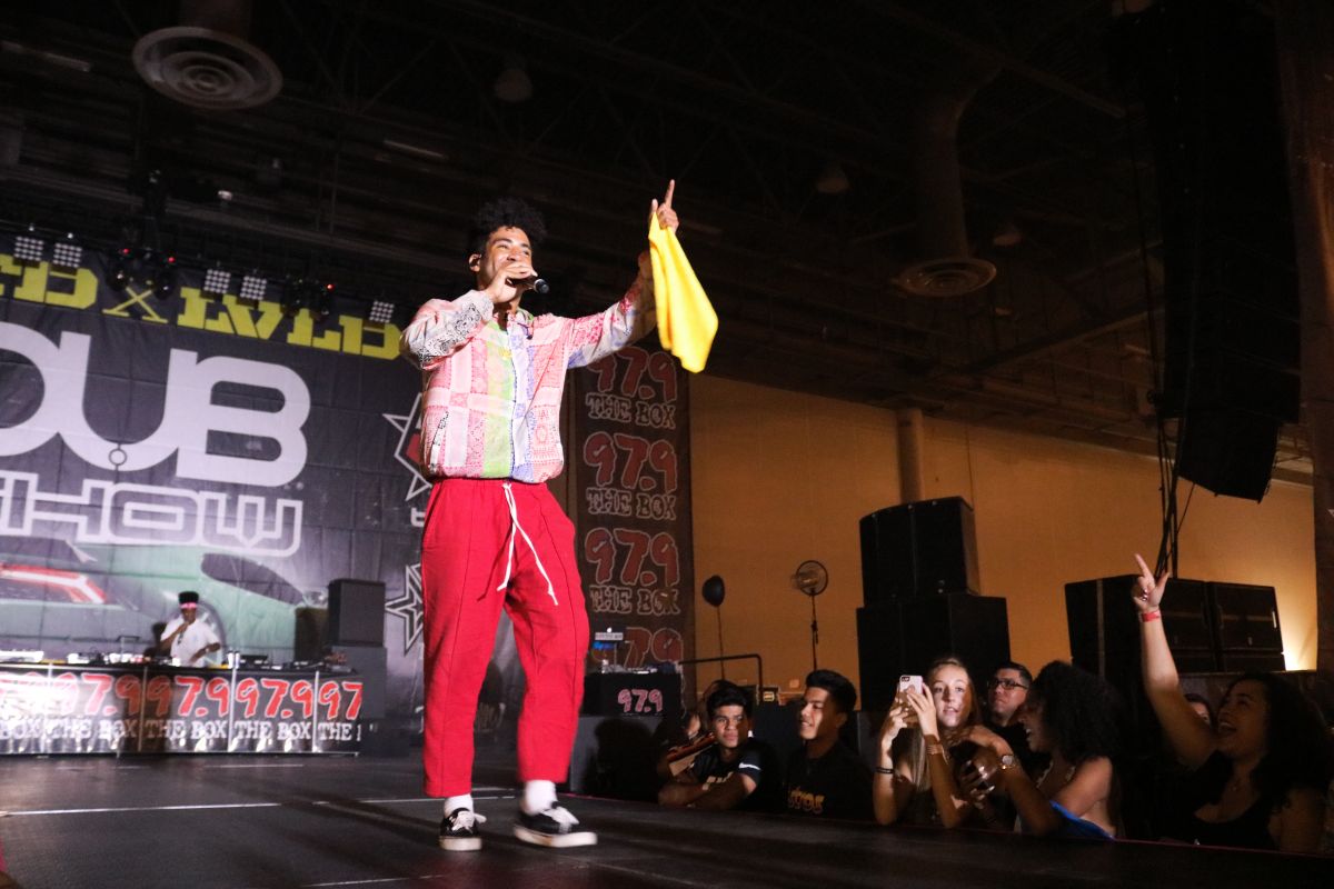 Kyle Performs at 2017 Dub Car Show
