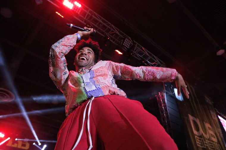 Kyle Performs at 2017 Dub Car Show