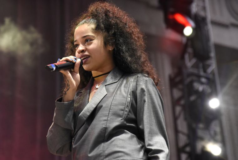 Ella Mai (23)