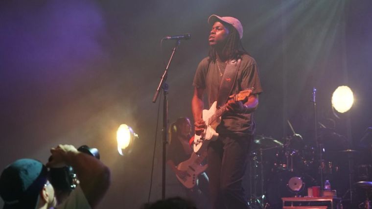 Daniel Caesar – Break The Internet