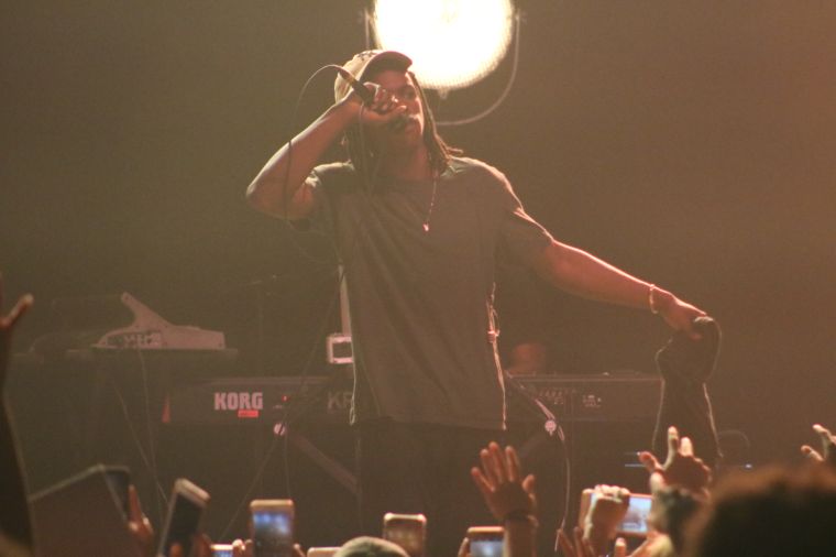 Daniel Caesar – Break The Internet