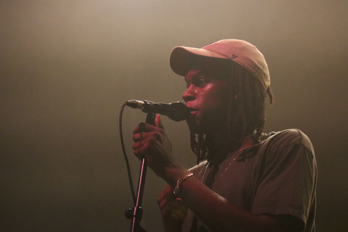 Daniel Caesar - Break The Internet