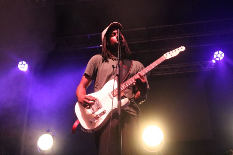 Daniel Caesar – Break The Internet