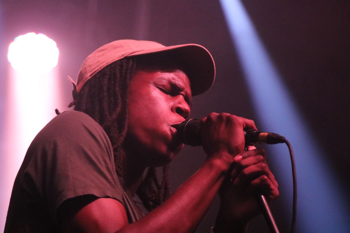 Daniel Caesar - Break The Internet