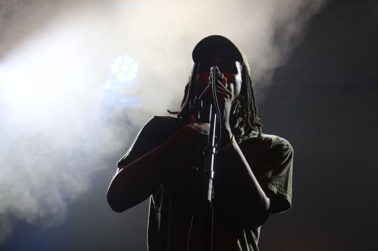 Daniel Caesar - Break The Internet