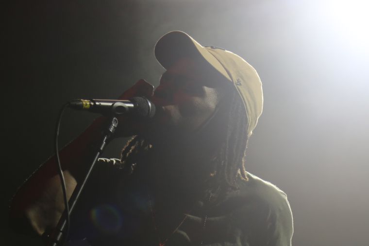 Daniel Caesar – Break The Internet