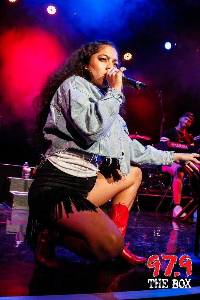 Jessie J - Warehouse Live