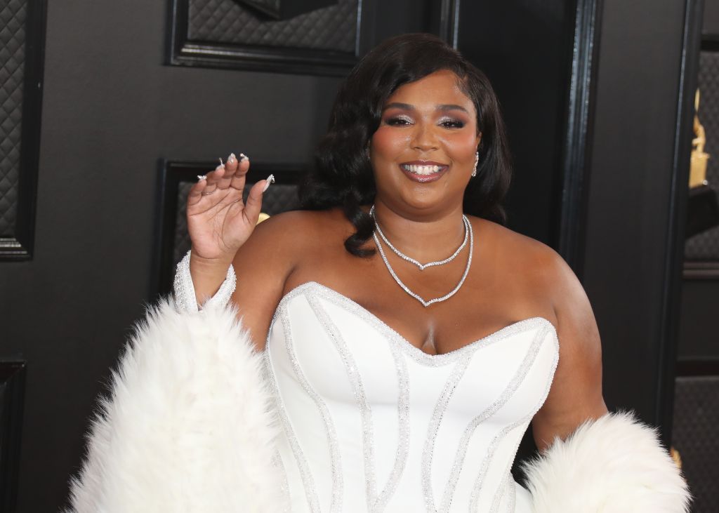 Singer Lizzo wearing an Atelier Versace dress, Rene Caovilla shoes and Lorraine Schwartz jewelry arrives at the 62nd Annual GRAMMY Awards held at Staples Center on January 26, 2020 in Los Angeles, California, United States.
