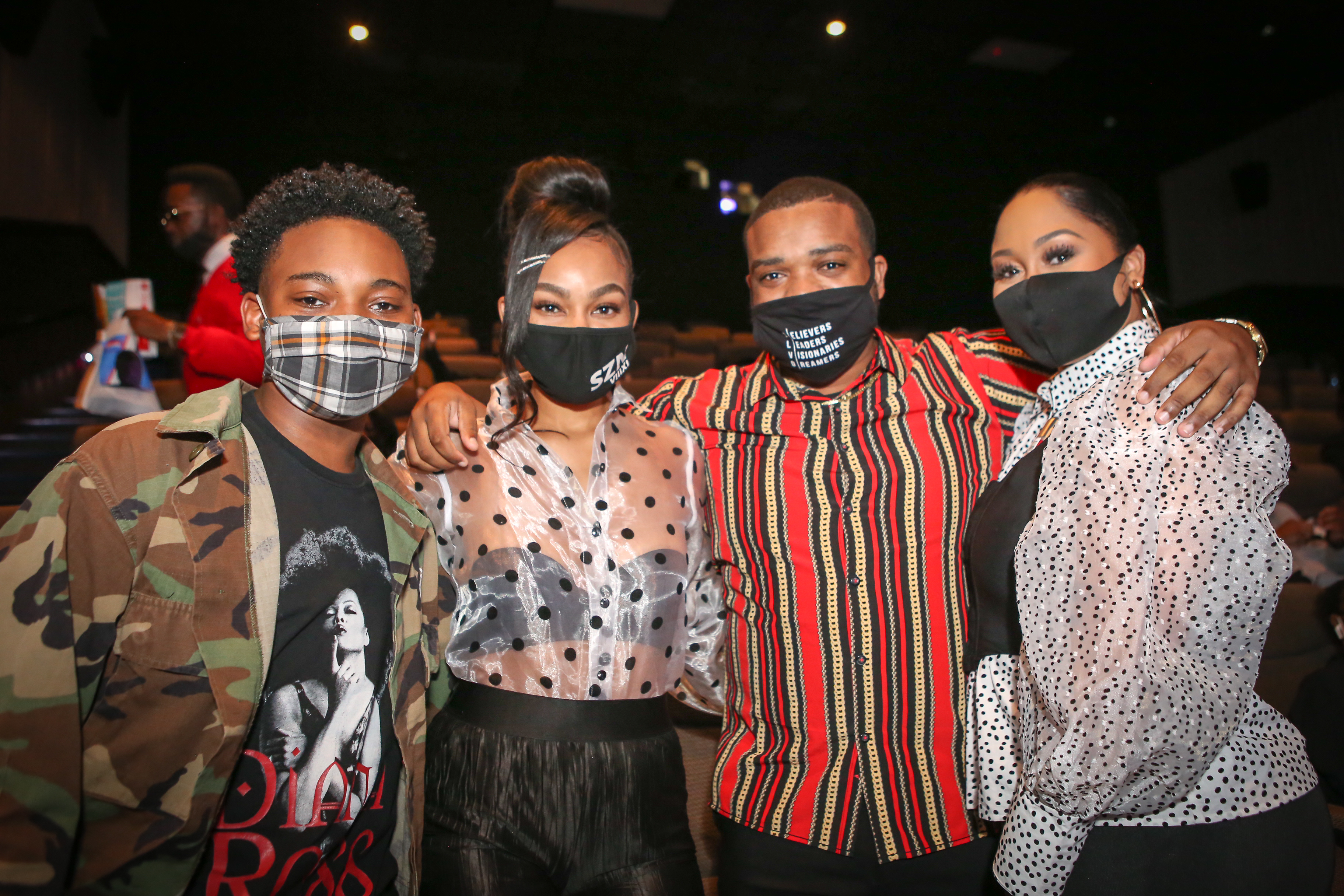 Rosha Washington (second from right) & All Screwed Up Cast