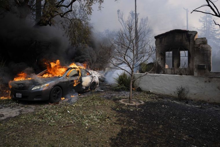 Eaton Fire scorches over 10,600 acres northeast of Los Angeles
