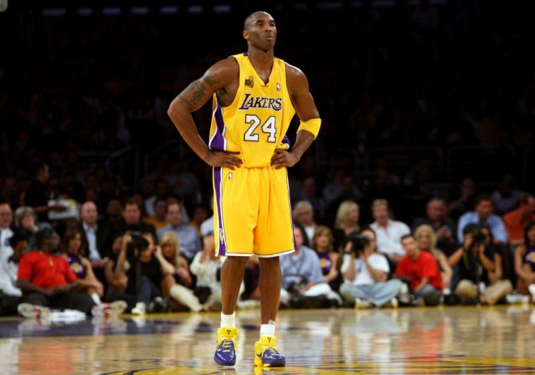 Kobe Switches from '8' to '24' (2006)