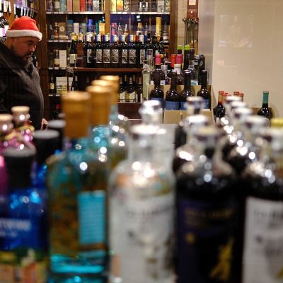 Titillating! Kimora Lee Simmons Caught Sunbathing Naked! [PHOTOS]