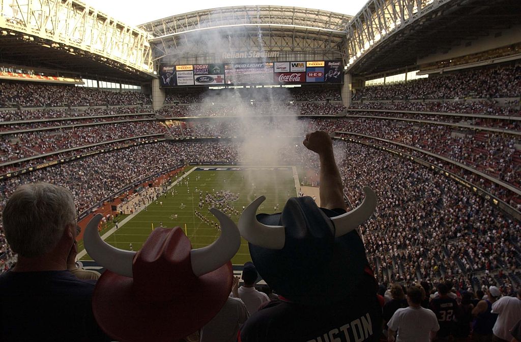 First Game in Reliant Stadium - HOUSTON TEXANS VS MIAMI DOLPHINS 08/24/2002. Football